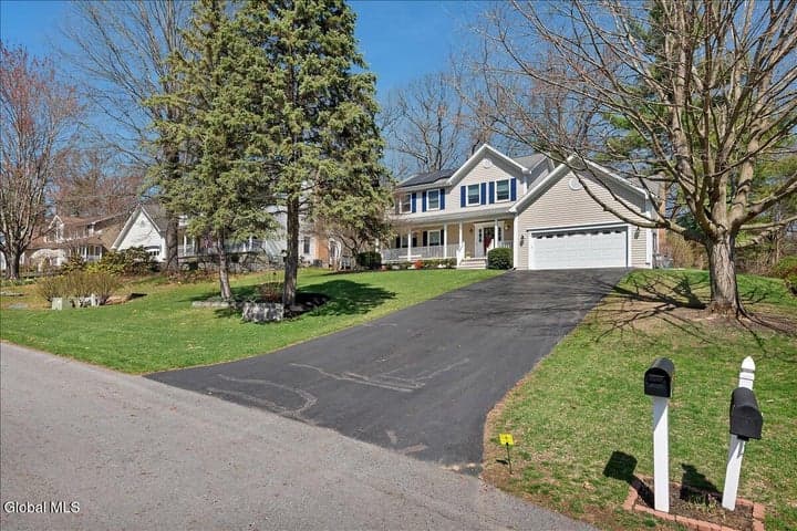 12 Deer Run Hollow, Halfmoon, NY, photo 2