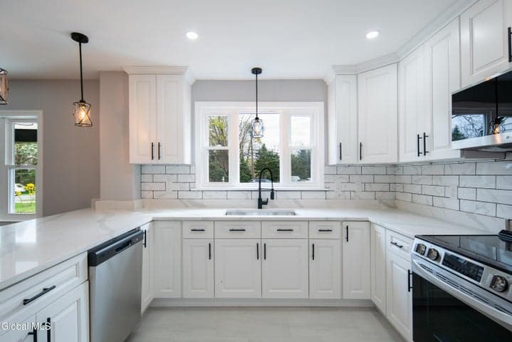 572 New Loudon Road, Colonie, NY, photo 3