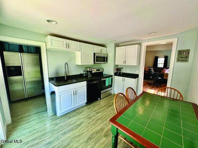 247 Maple Avenue, Saratoga Springs, NY, photo 2