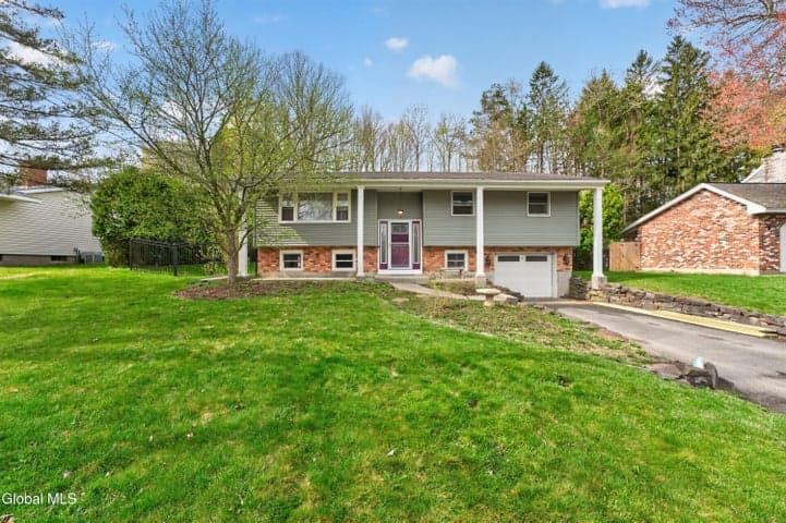 3 Woodside Court, North Greenbush, NY, photo 1