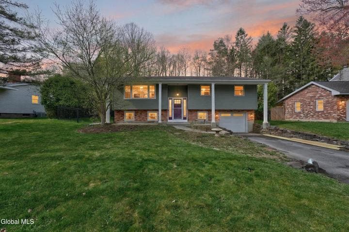 3 Woodside Court, North Greenbush, NY, photo 2