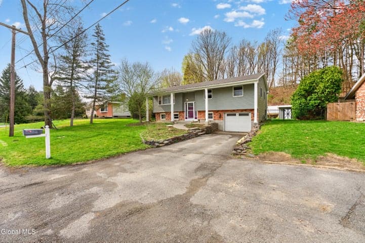 3 Woodside Court, North Greenbush, NY, photo 4