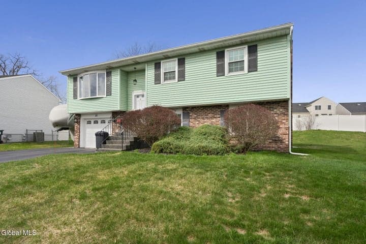33 Abby Road, Latham, NY, photo 3