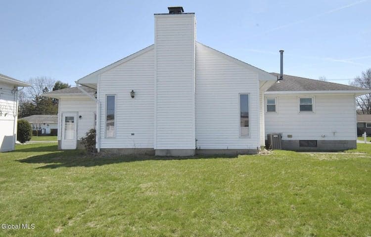 14 Kenlyn Drive, Colonie, NY, photo 3