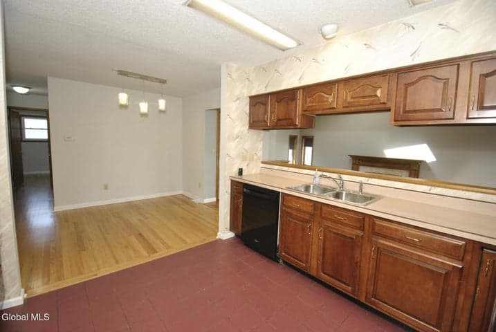 14 Kenlyn Drive, Colonie, NY, photo 5
