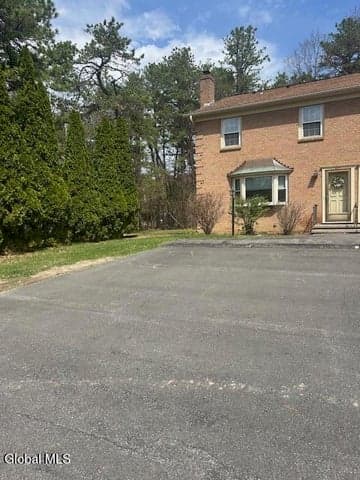 207 Point Of Woods Drive, Albany, NY, photo 2