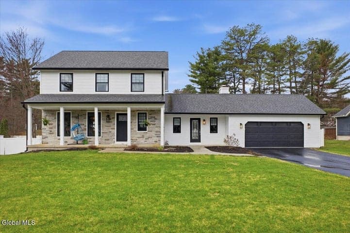 39 Oak Tree Circle, Queensbury, NY, photo 1