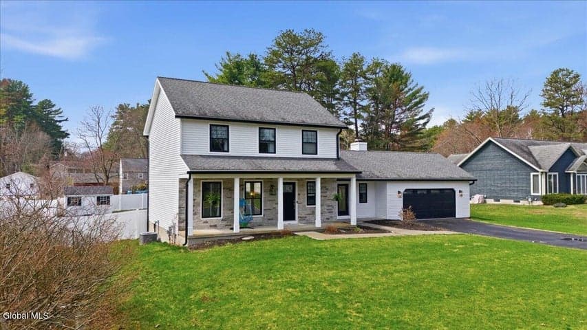 39 Oak Tree Circle, Queensbury, NY, photo 2