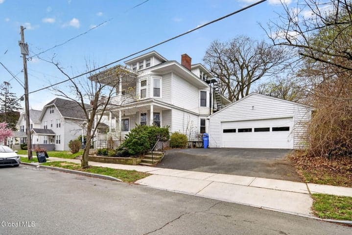 810 Lancaster Street, Albany, NY, photo 2