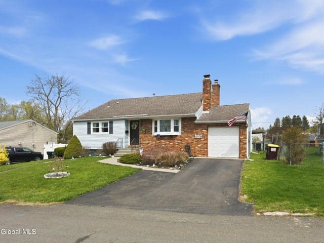 18 Harold Avenue, Latham, NY, photo 2