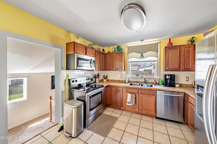 1887 Fiero Avenue, Rotterdam, NY, photo 5