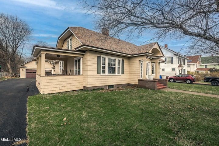 56 Saratoga Boulevard, Gloversville, NY, photo 3