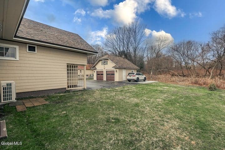 56 Saratoga Boulevard, Gloversville, NY, photo 5
