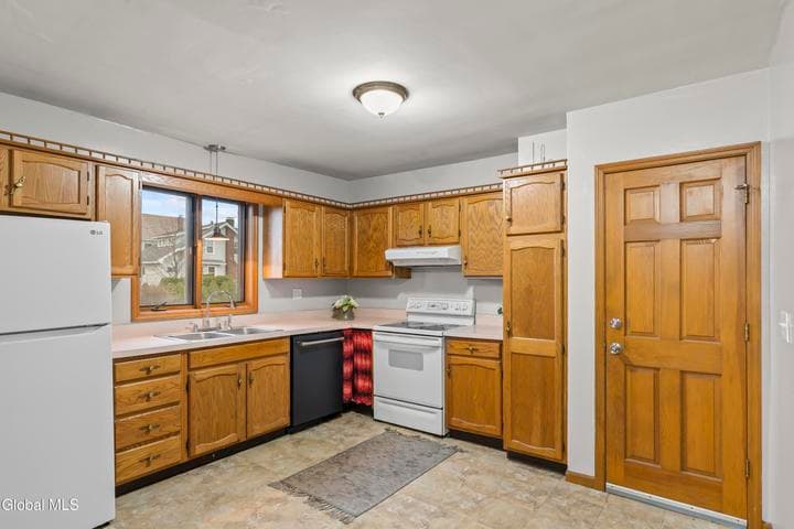 3011 Broadway, Rotterdam, NY, photo 5