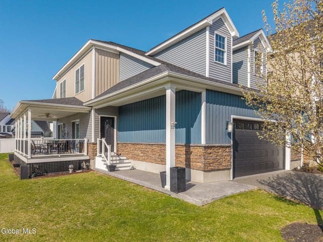 32 Stacey Way, North Greenbush, NY, photo 1