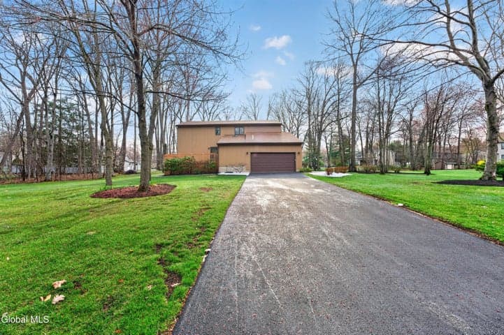 10 Durham Way, Clifton Park, NY, photo 3