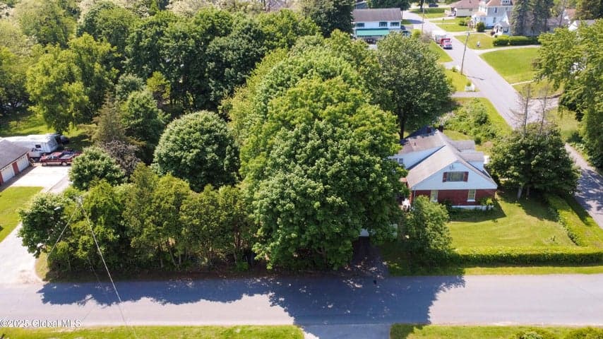 55 Crescent Avenue, Amsterdam, NY, photo 1