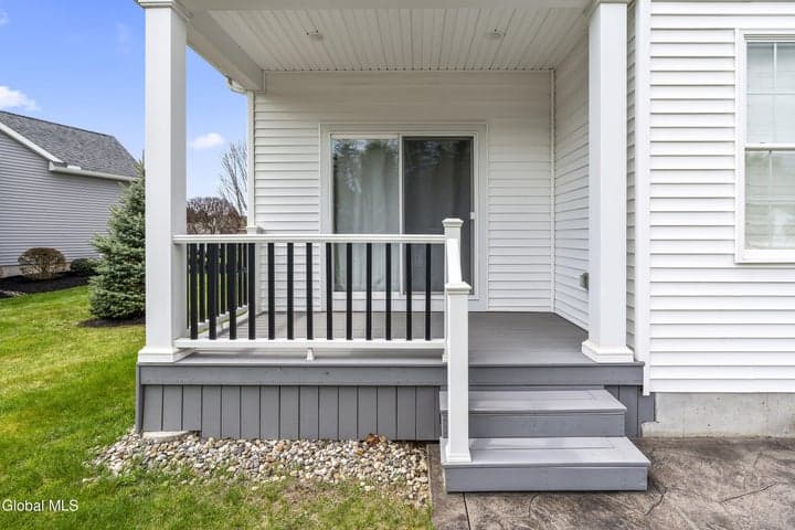 12 TwinFlower Court, Glenmont, NY, photo 4