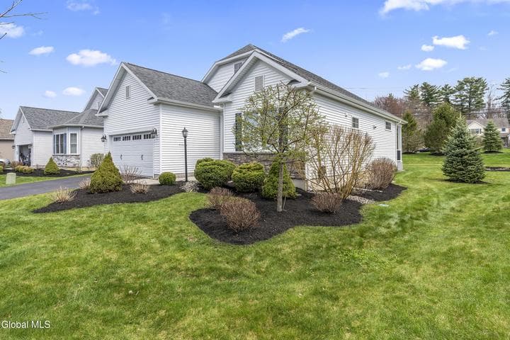 12 TwinFlower Court, Glenmont, NY, photo 2
