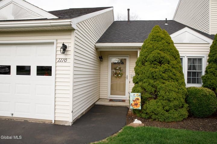 1110 Spearhead Drive, Glenville, NY, photo 1