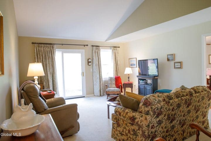 1110 Spearhead Drive, Glenville, NY, photo 3