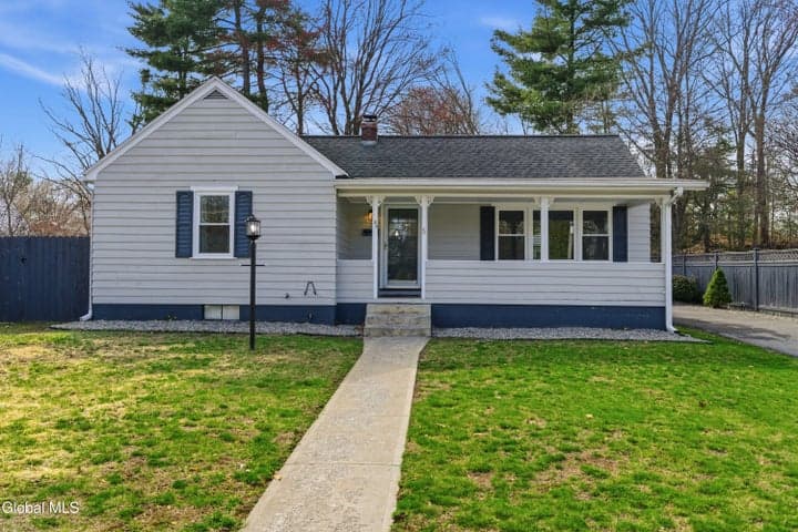 23 Thomas Street, Queensbury, NY, photo 1