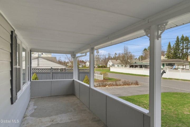 23 Thomas Street, Queensbury, NY, photo 3