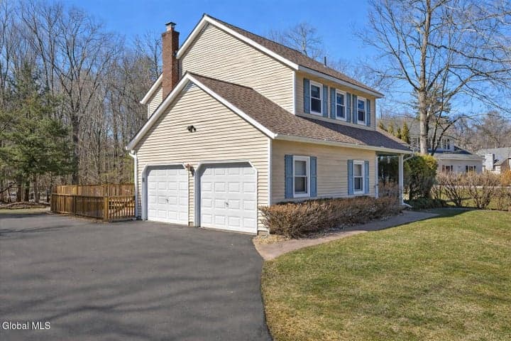 15 Durham Way, Clifton Park, NY, photo 2
