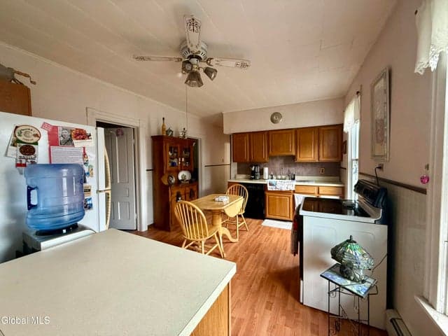 12 Yeoman Street, Amsterdam, NY, photo 4