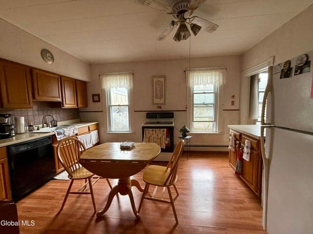 12 Yeoman Street, Amsterdam, NY, photo 5