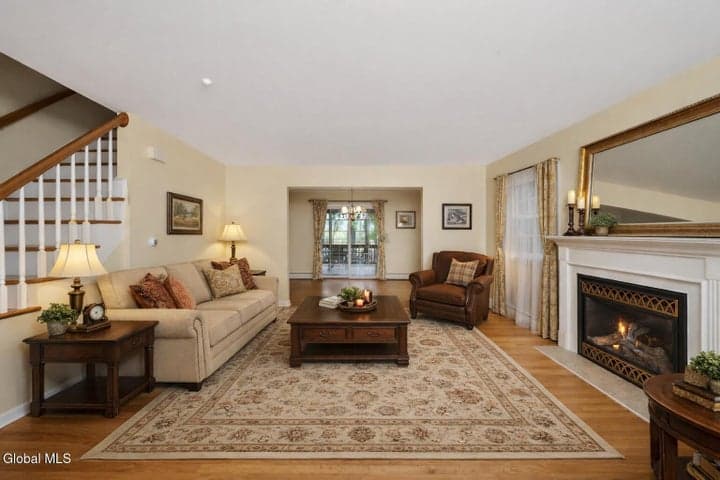 25 Alfred Drive, Colonie, NY, photo 4