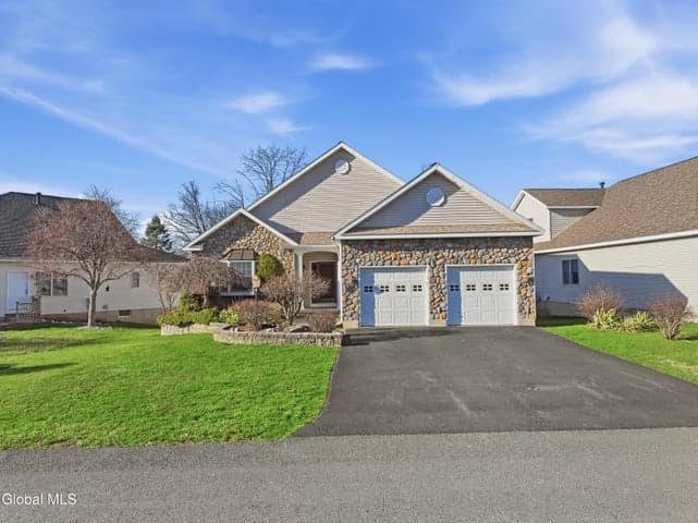 6 Cheshire Way, Loudonville, NY, photo 2
