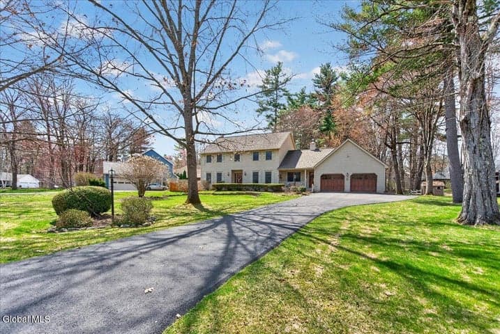 10 Timberwick Drive, Halfmoon, NY, photo 2