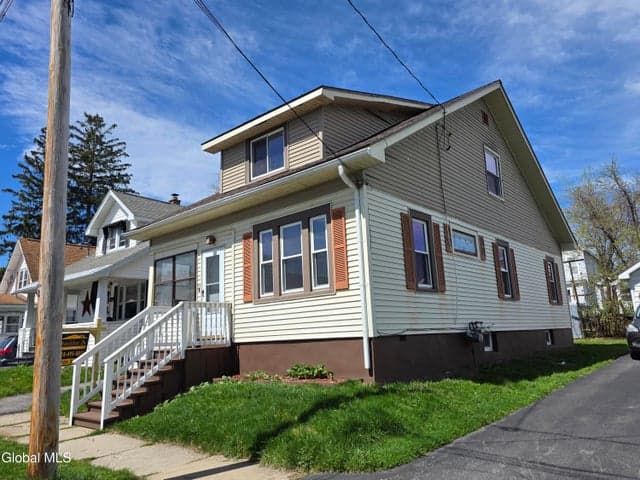 14 Crescent Avenue, Amsterdam, NY, photo 3