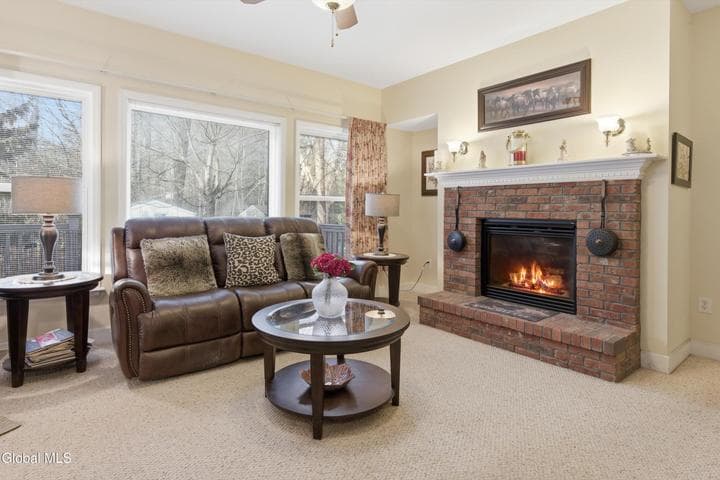 12 Patriot Circle, Clifton Park, NY, photo 2