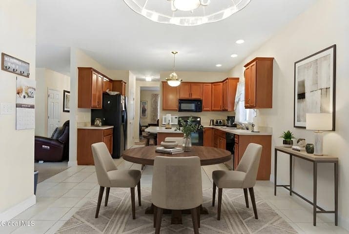 12 Patriot Circle, Clifton Park, NY, photo 4