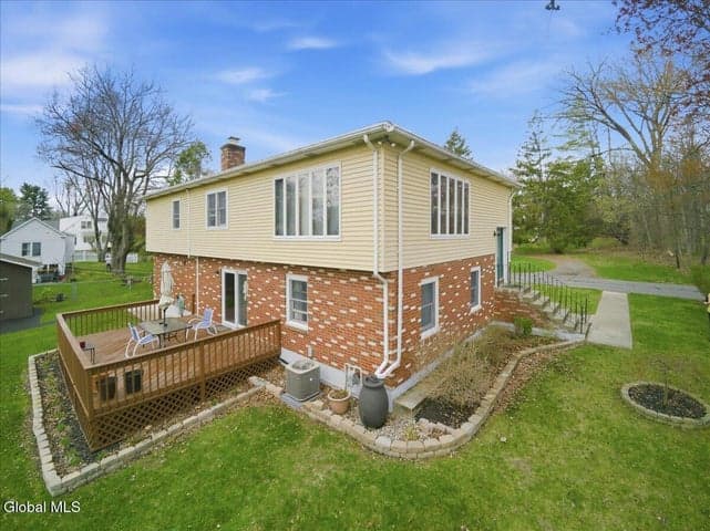 18 Norfolk Street, Guilderland, NY, photo 3