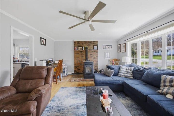 17 Doty Avenue, Schaghticoke, NY, photo 4