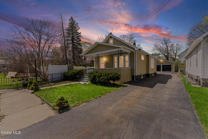 917 Hazelwood Avenue, Schenectady, NY, photo 1