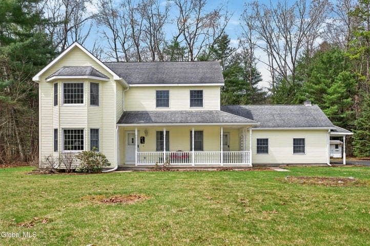 26 Sugar Pine Road, Queensbury, NY, photo 1
