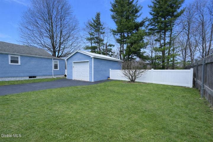 153 Dahlia Street, Rotterdam, NY, photo 5