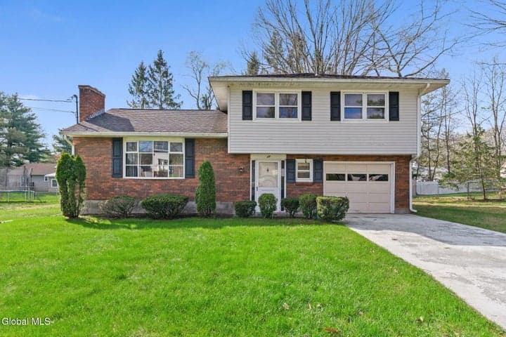 6 St Thomas Lane, Colonie, NY, photo 1