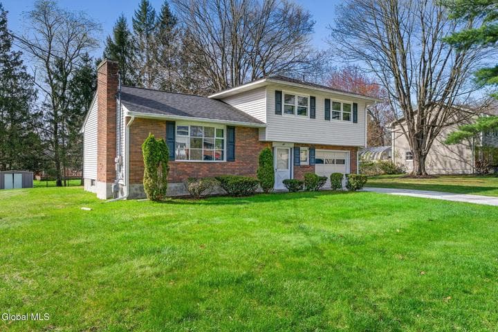 6 St Thomas Lane, Colonie, NY, photo 2