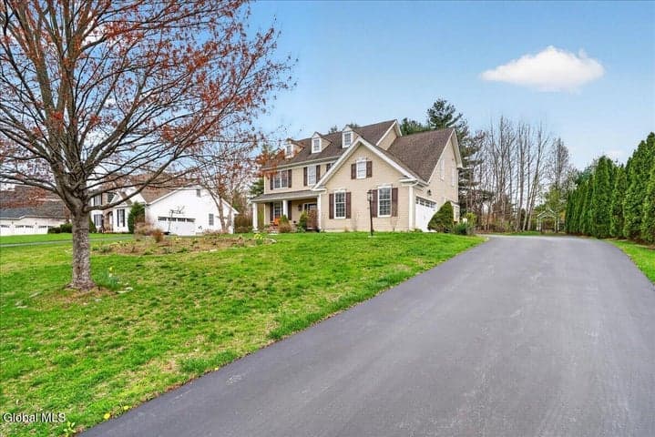 65 Stone Crest Drive, Halfmoon, NY, photo 4