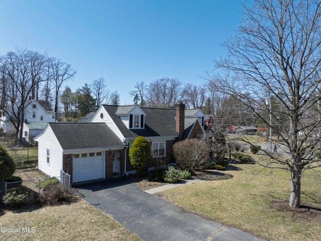 2814 Halsey Drive, Schenectady, NY, photo 2