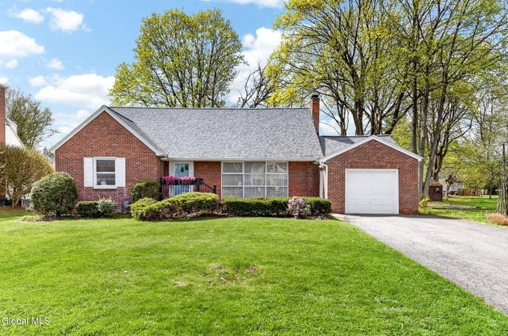 711 Riverside Avenue, Glenville, NY, photo 1