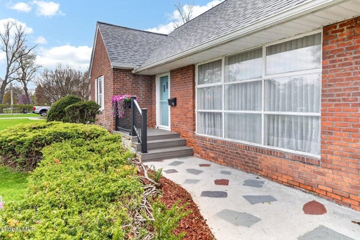 711 Riverside Avenue, Glenville, NY, photo 3