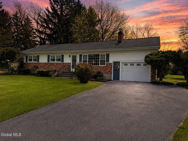 17 Plaid Place, Clifton Park, NY, photo 1
