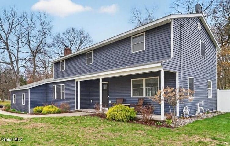 26 Ashley Drive, Clifton Park, NY, photo 1