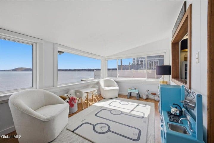 18 Shore Avenue, Malta, NY, photo 5